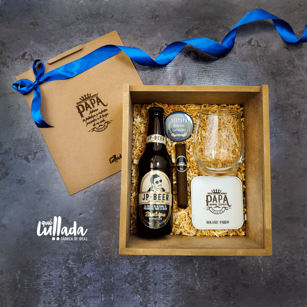 Caja en madera de regalo